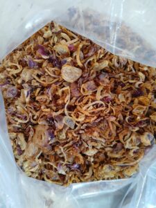 Premium Crispy Pink Fresh Fried Onion exporter and supplier from India by Flouers Agri Pvt Ltd